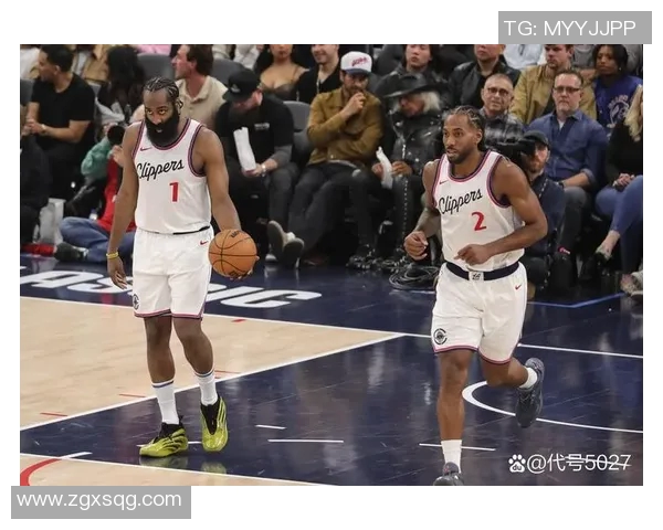 湖人队与国王队激战正酣NBA赛季精彩对决引发球迷热议